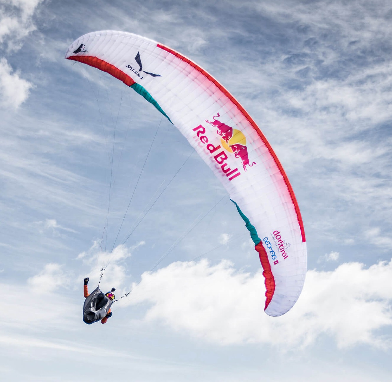 Advance Paragliders